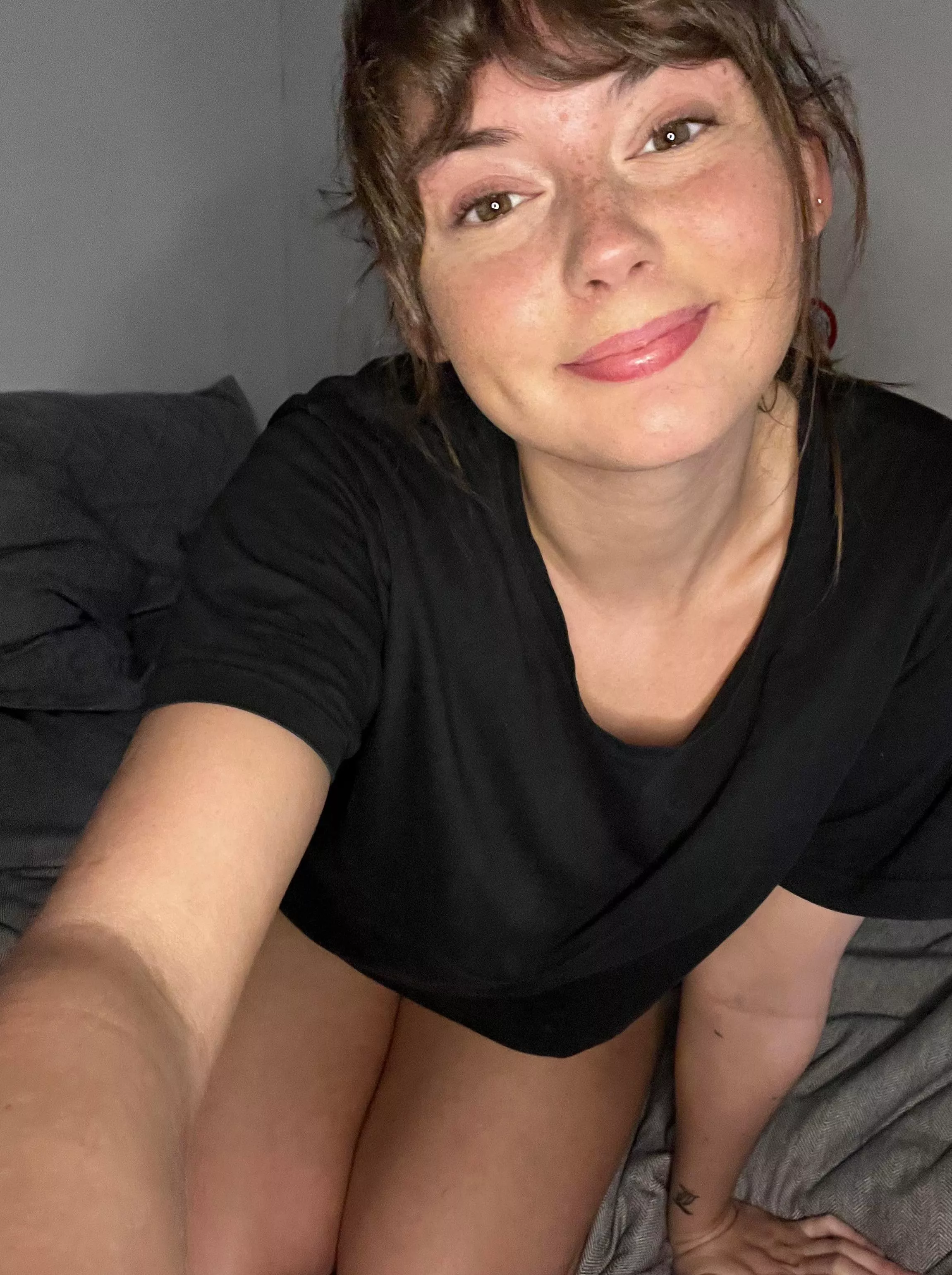 [domme]Arrows up if you’re a sissy boy who’s want a task from mommy ❤️👗 Humiliation