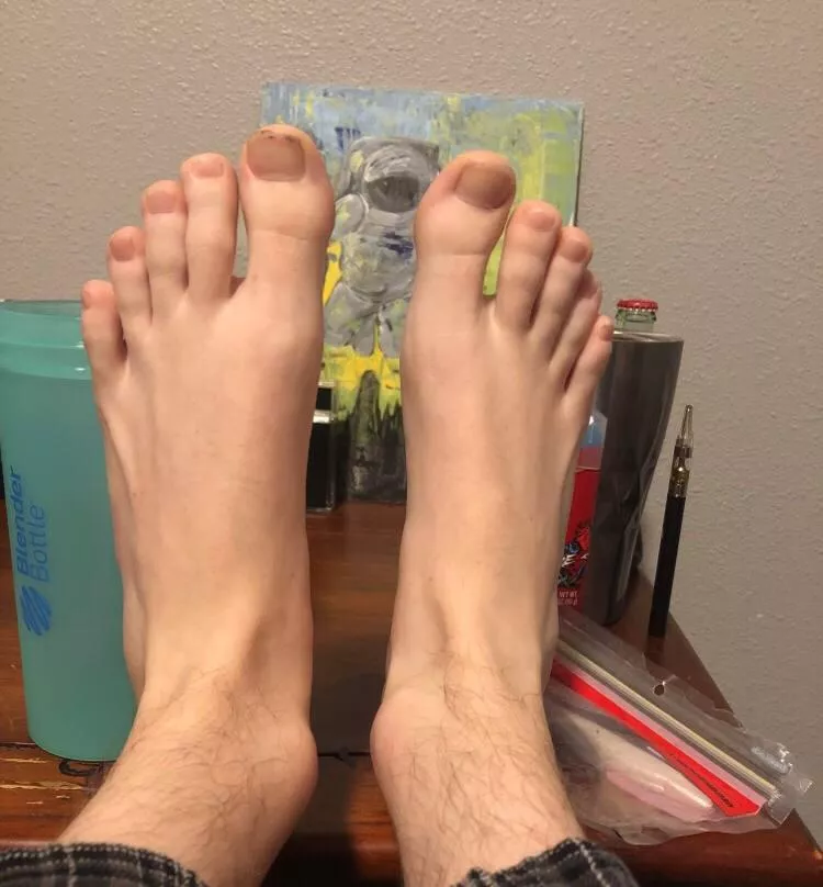 enjoy my toes you losers!