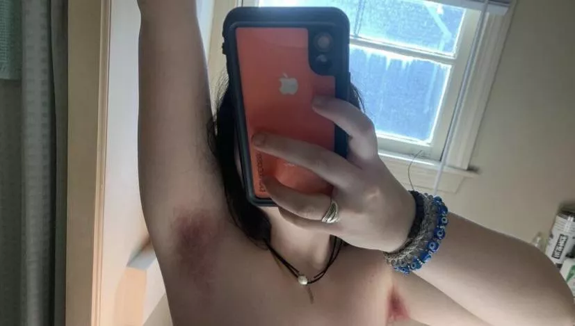 ever seen a girl with pink pits? 💖💕