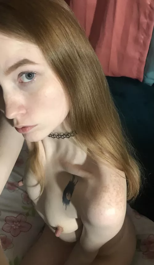 Freckled redheads are Top Tier🖤😘