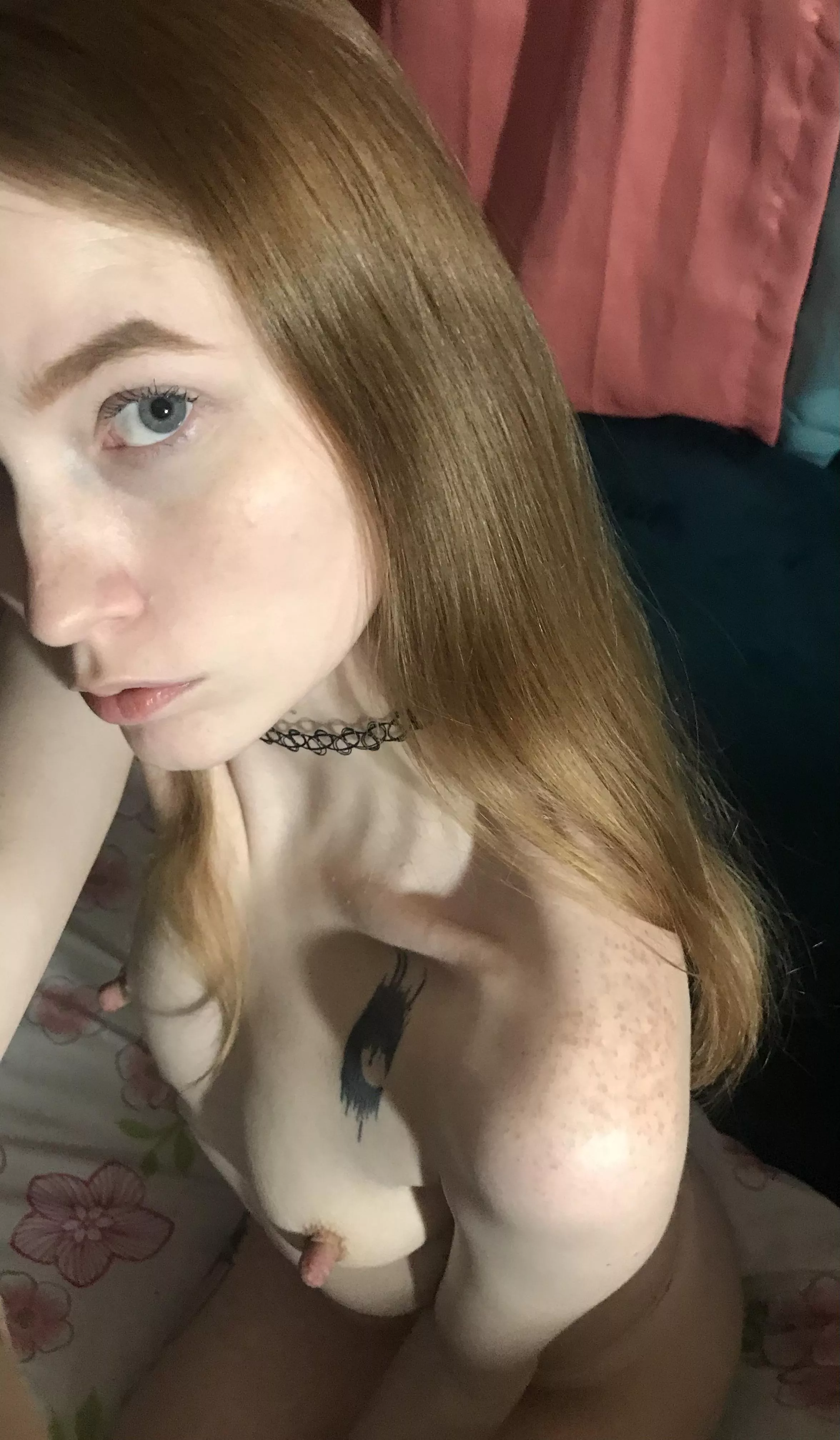 Freckled redheads are Top Tier🖤😘