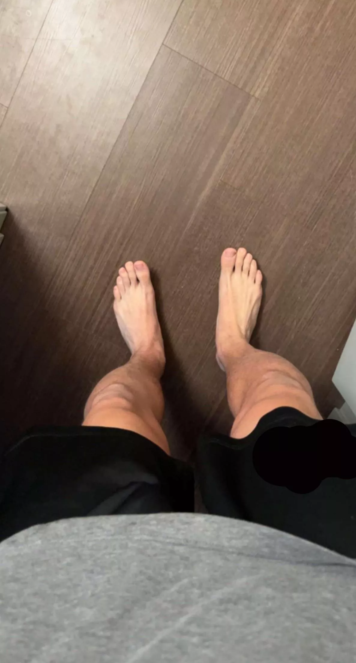 get on your knees and start kissing these feet. my feet own you now😈