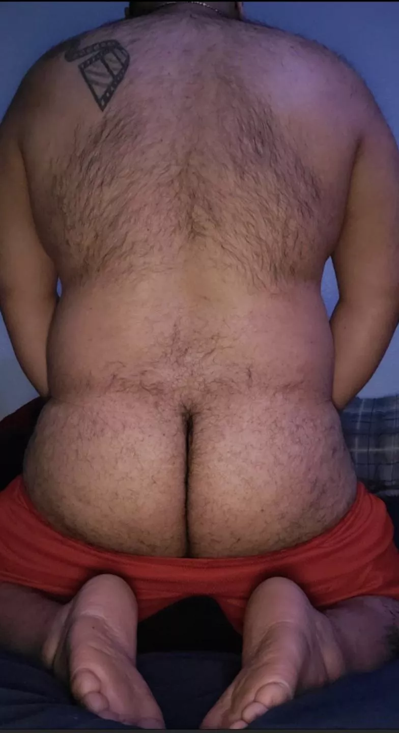 Got to play with his hairy ass