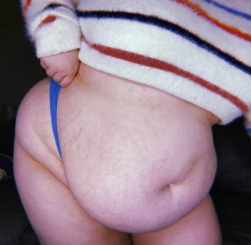 Growing piggy needs some help lifting her belly