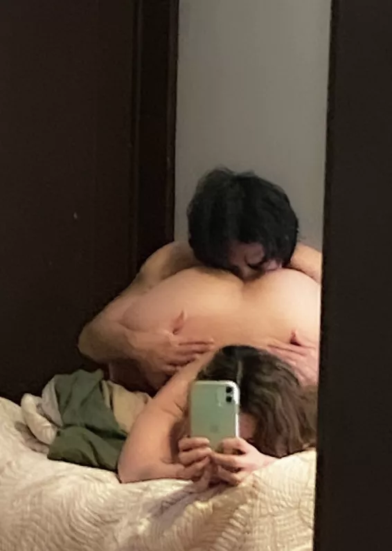 He eats it from the back [mf]