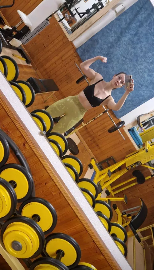 I bet I can beat you at arm wrestling