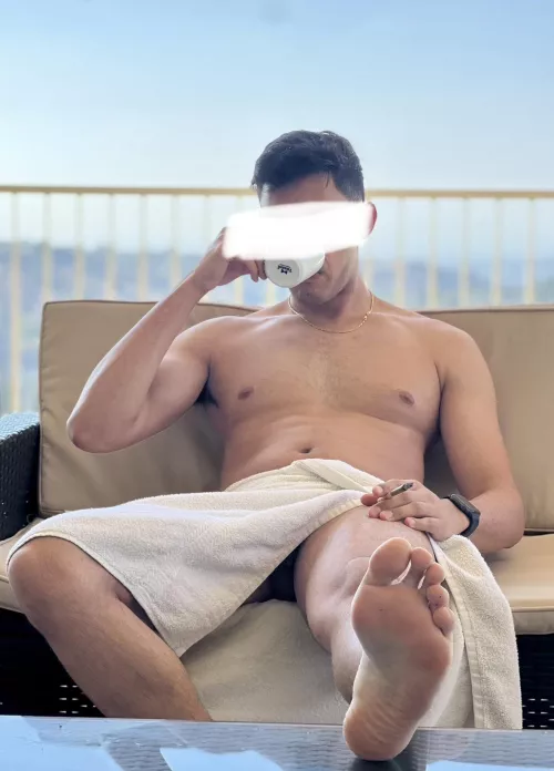 I prefer tea with my tree. (M)