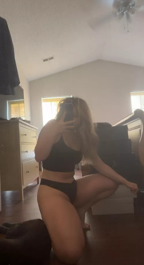 I thought this pose was very erotic.