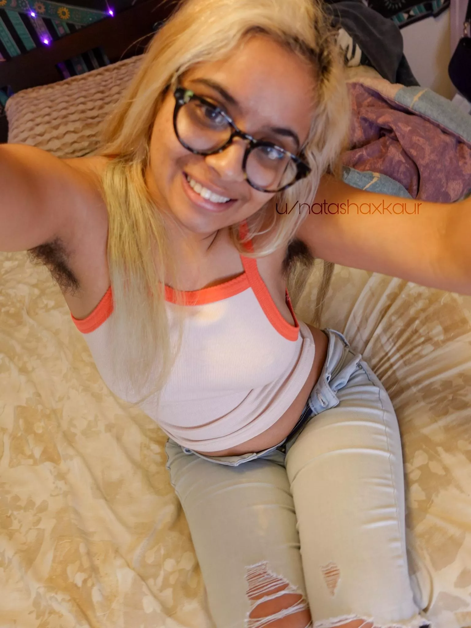 I'm fully unshaven everywhere, but I think I'll tease you by only showing off my armpits