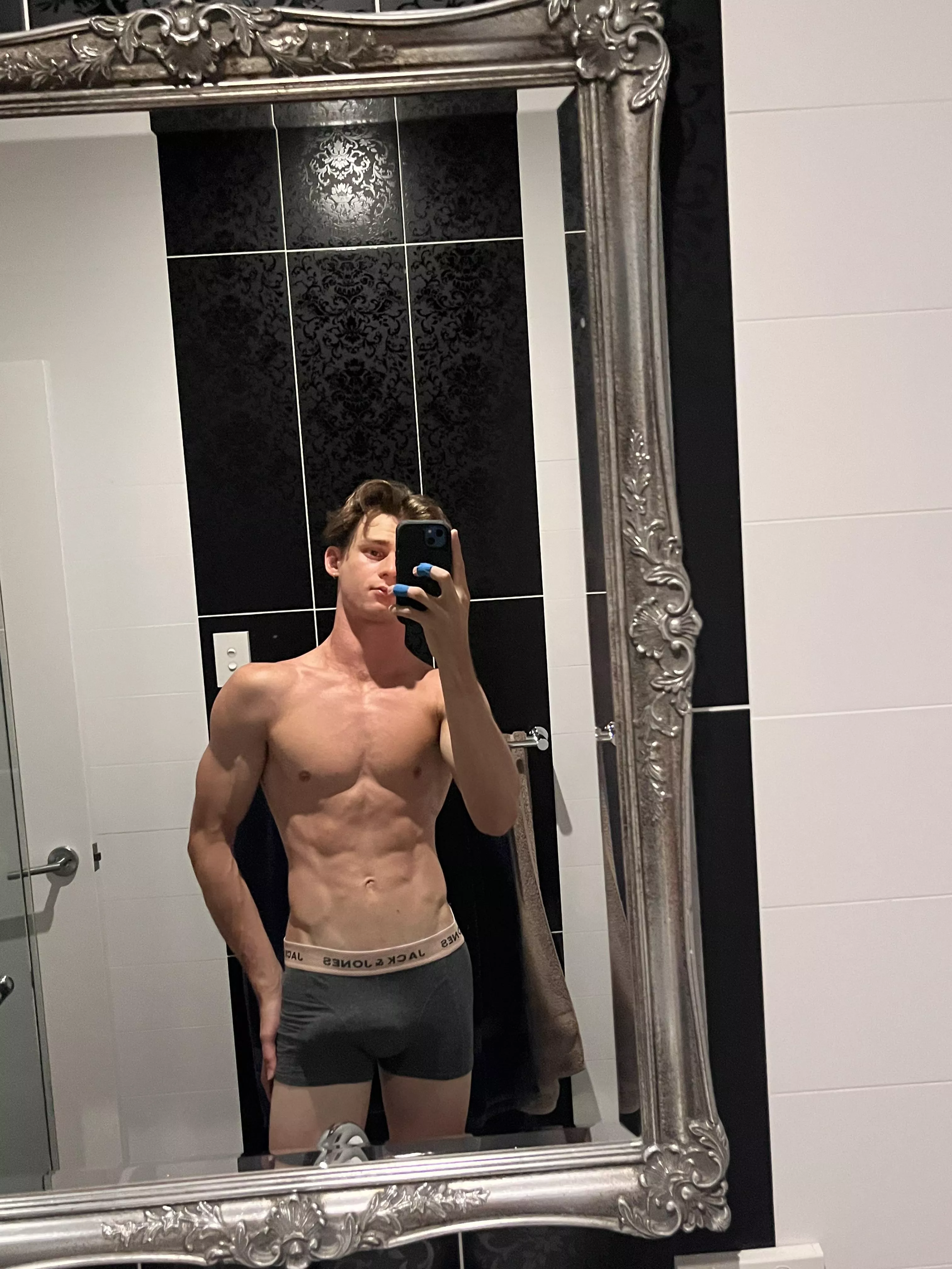 In need of some mommy milkers!