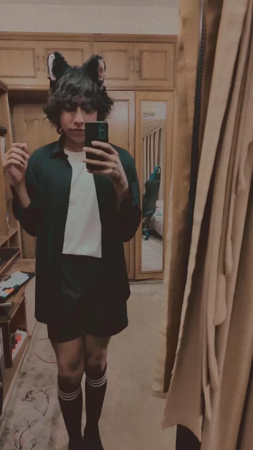 is this a cute outfit? OwO