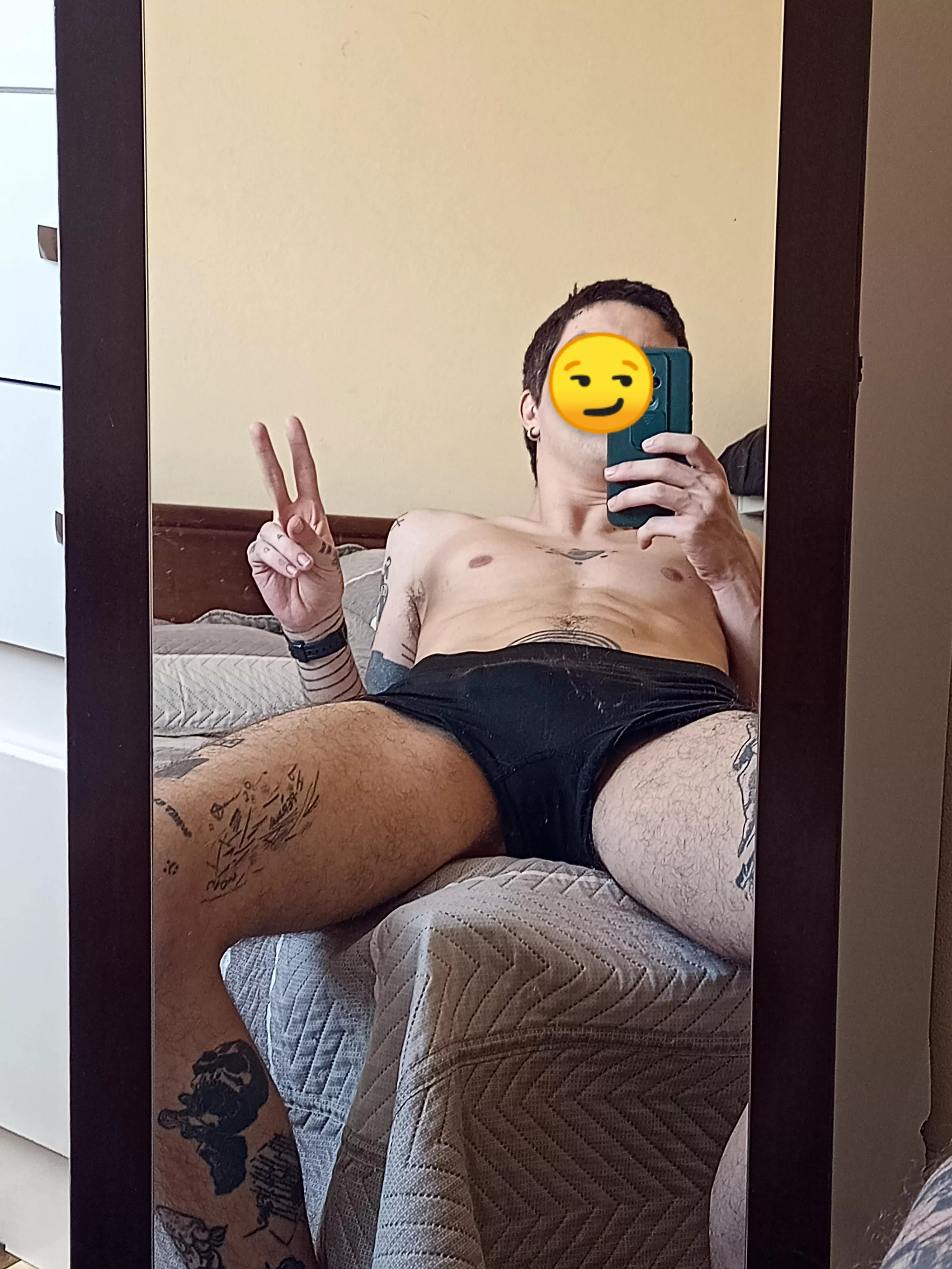 just chilling, wanna come over?