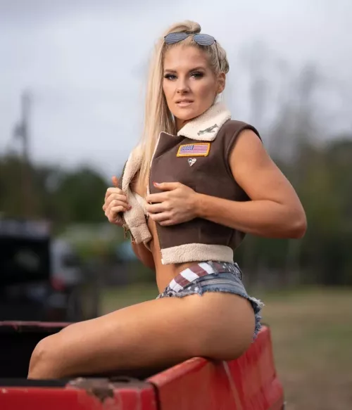 Lacey Evans