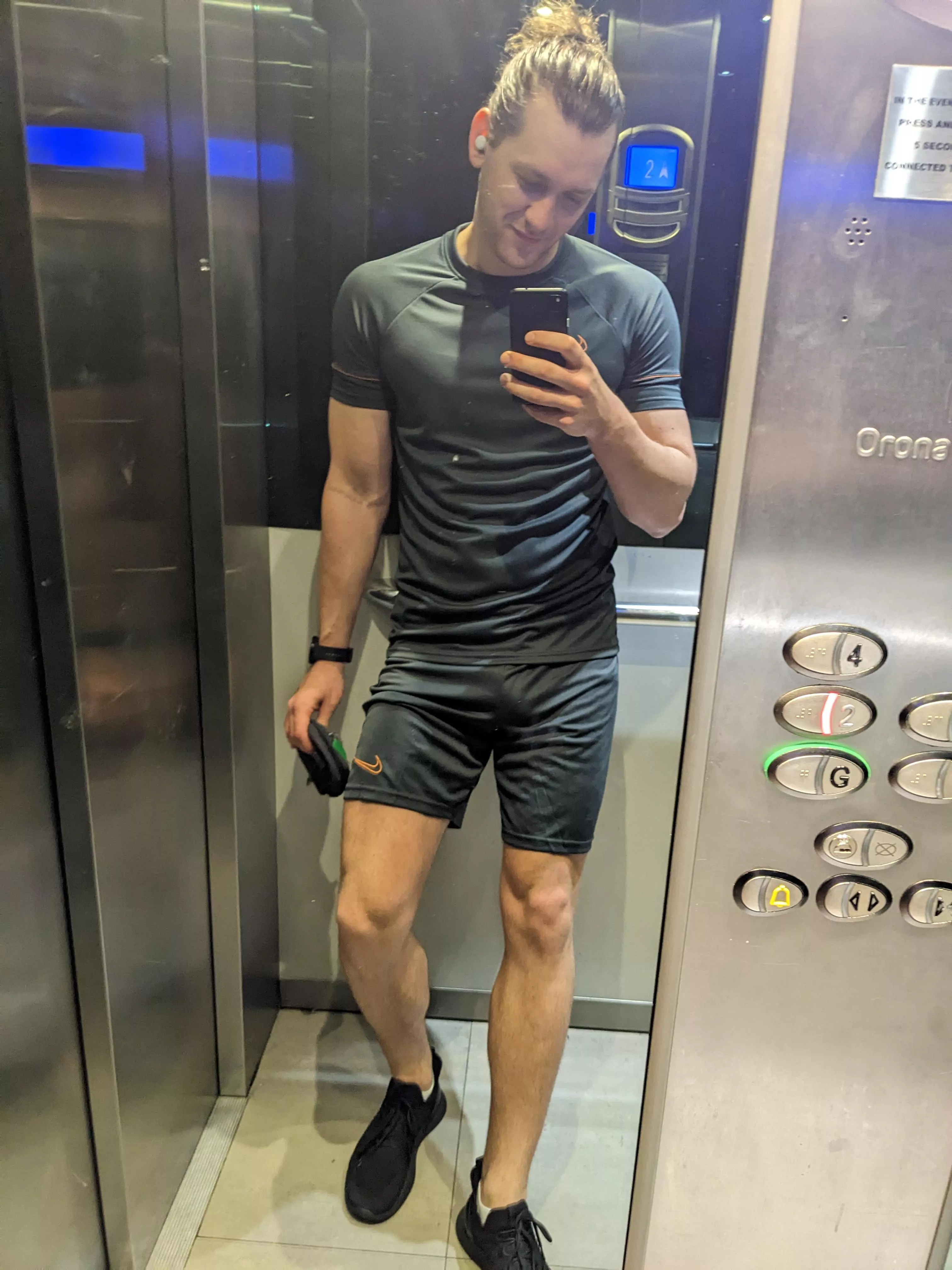Lift selfies after gym 🤩