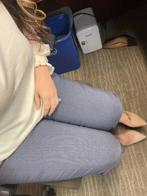 love these tan heels