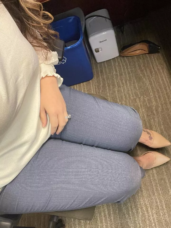 love these tan heels