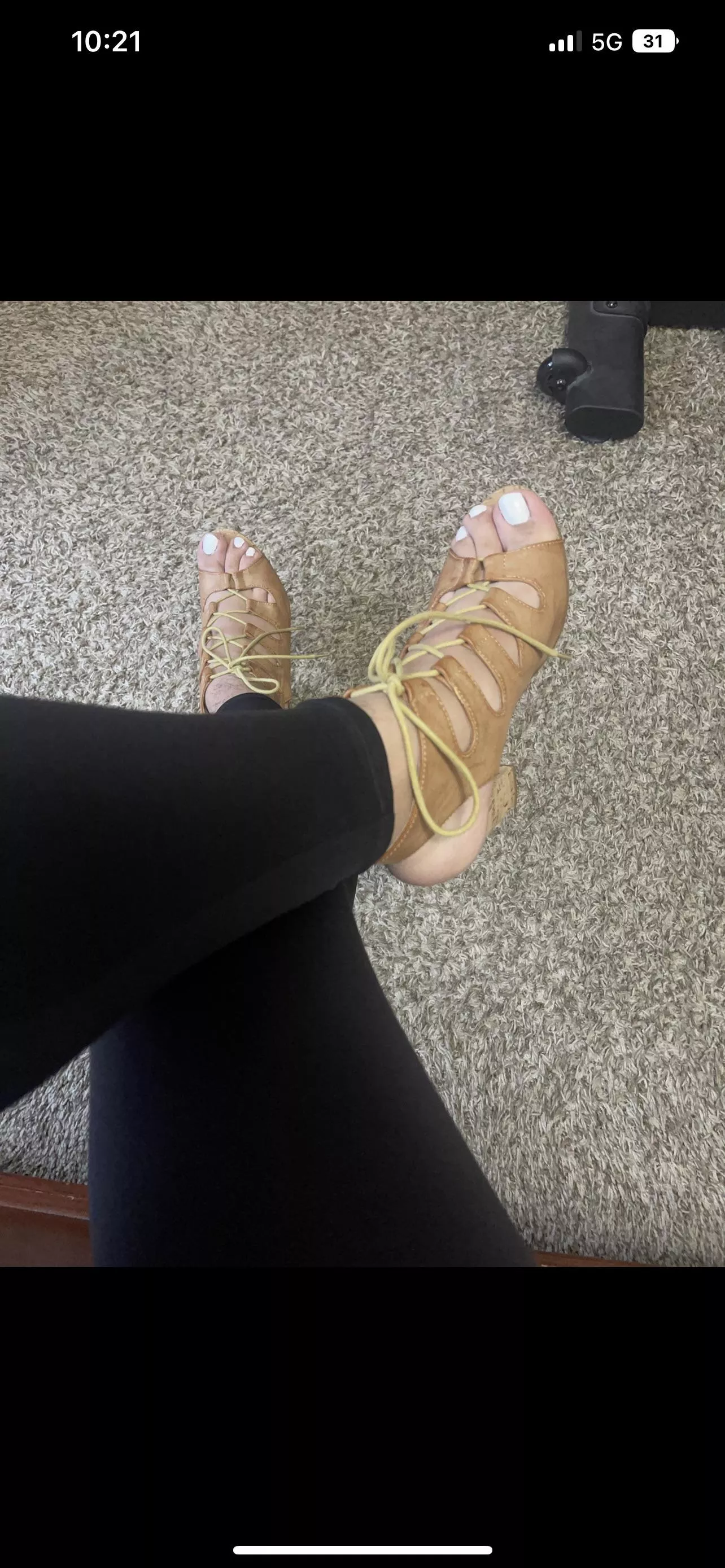 Love white toes 😘