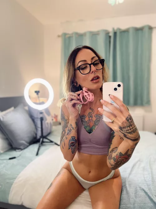 Mommy wants you locked and begging for release 🫦💦