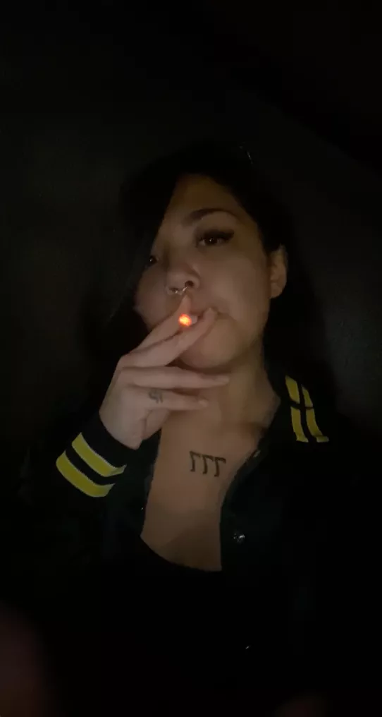 Morning smoke anyone? 🖤🚬
