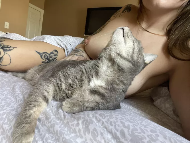 Morning snuggles 🥰