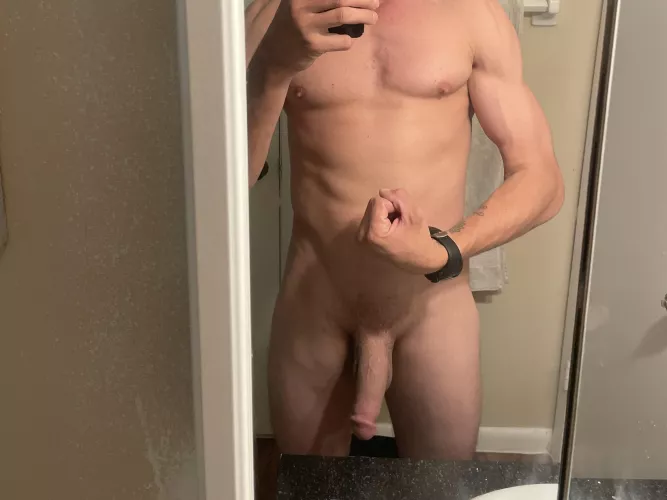 My ex girlfriend told me I had a small dick. Do y’all think that is true? I want your honest opinions. This is me somewhat chubbed up.
