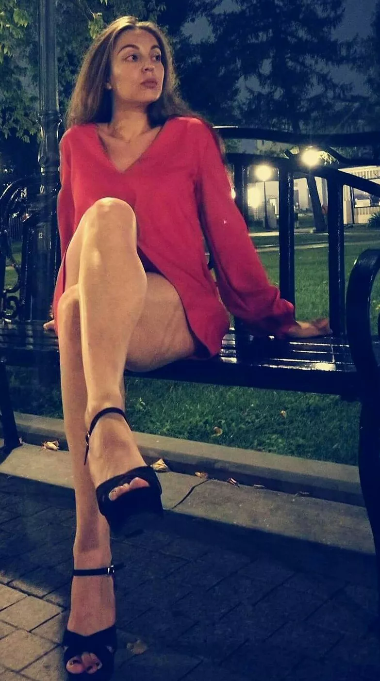 My hot sexy russian milf friend malika! My god she turns me on so much and makes me cum alot! I love russian women!😉