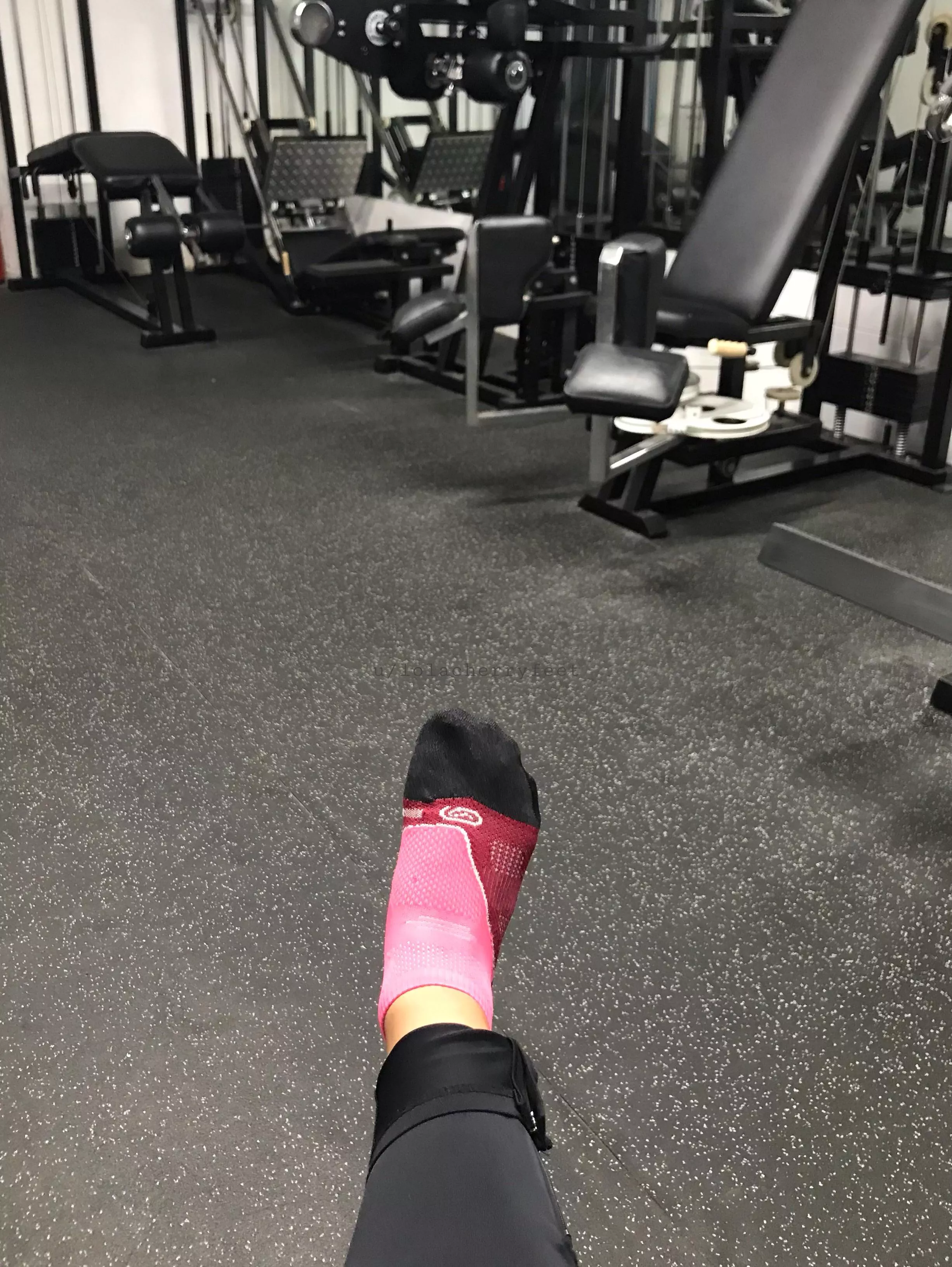 My little gym foot says hello 💨