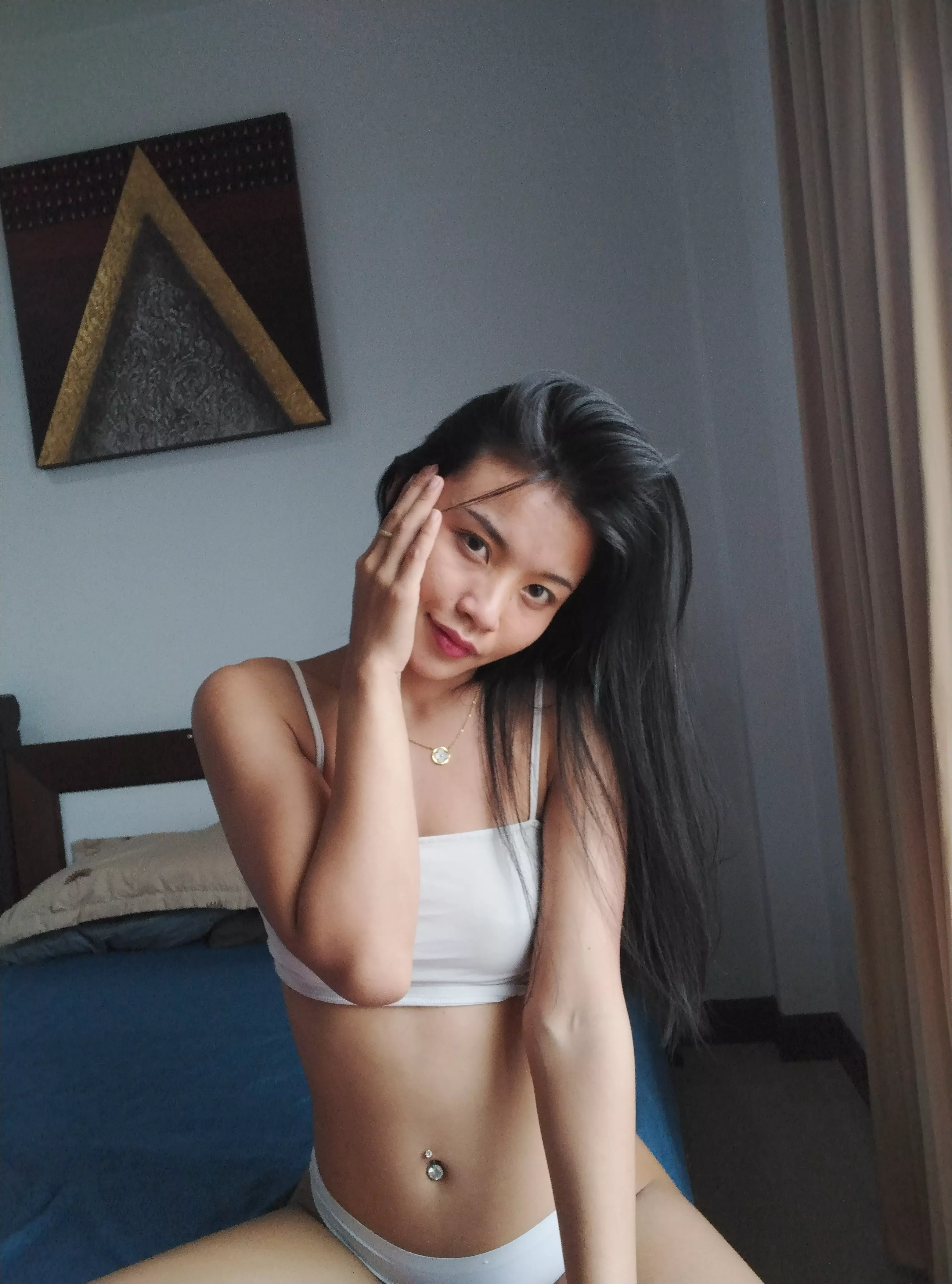 Pay attention to how I stare at you and imagine...