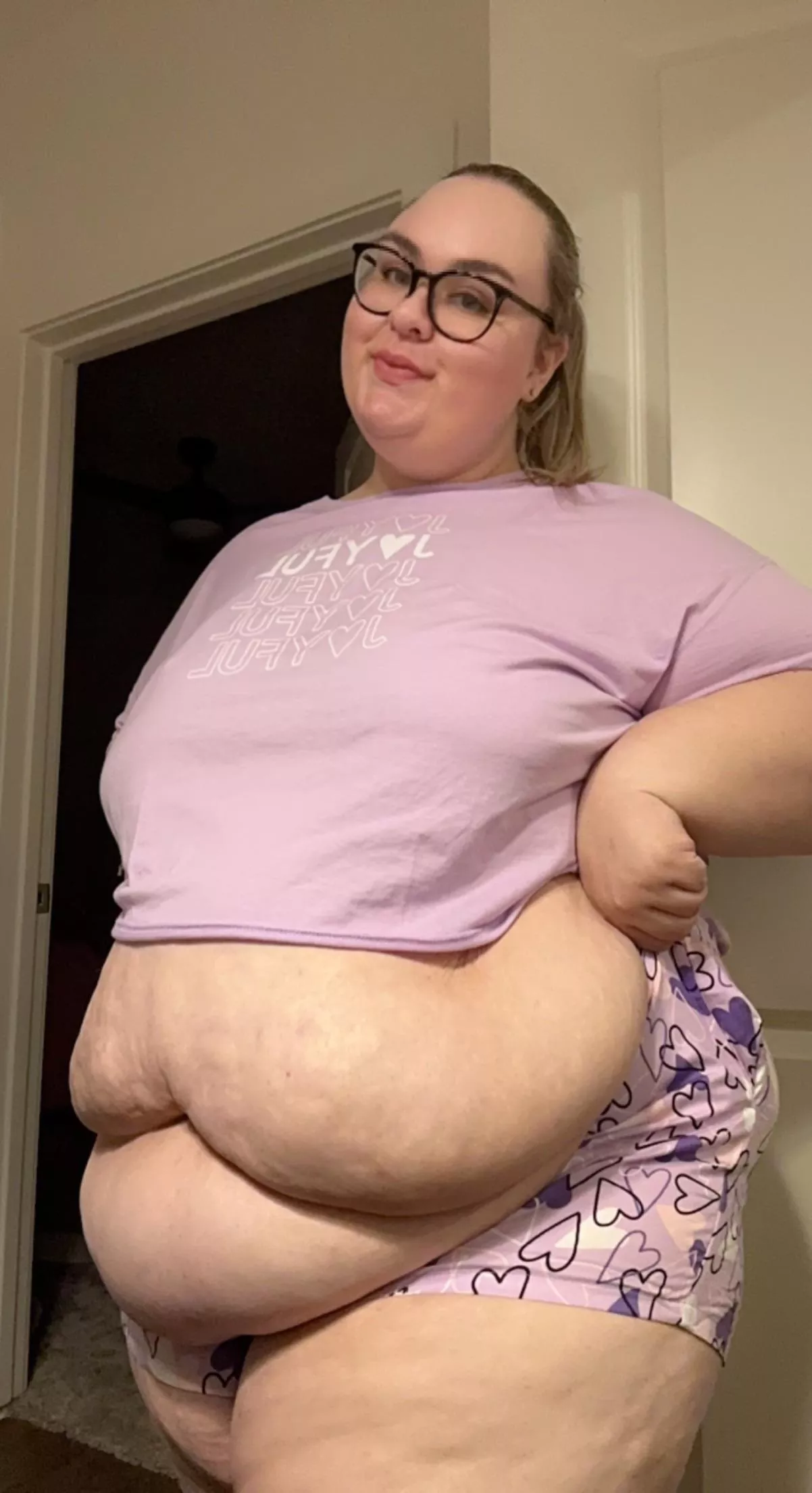 Play with my belly? 🥺