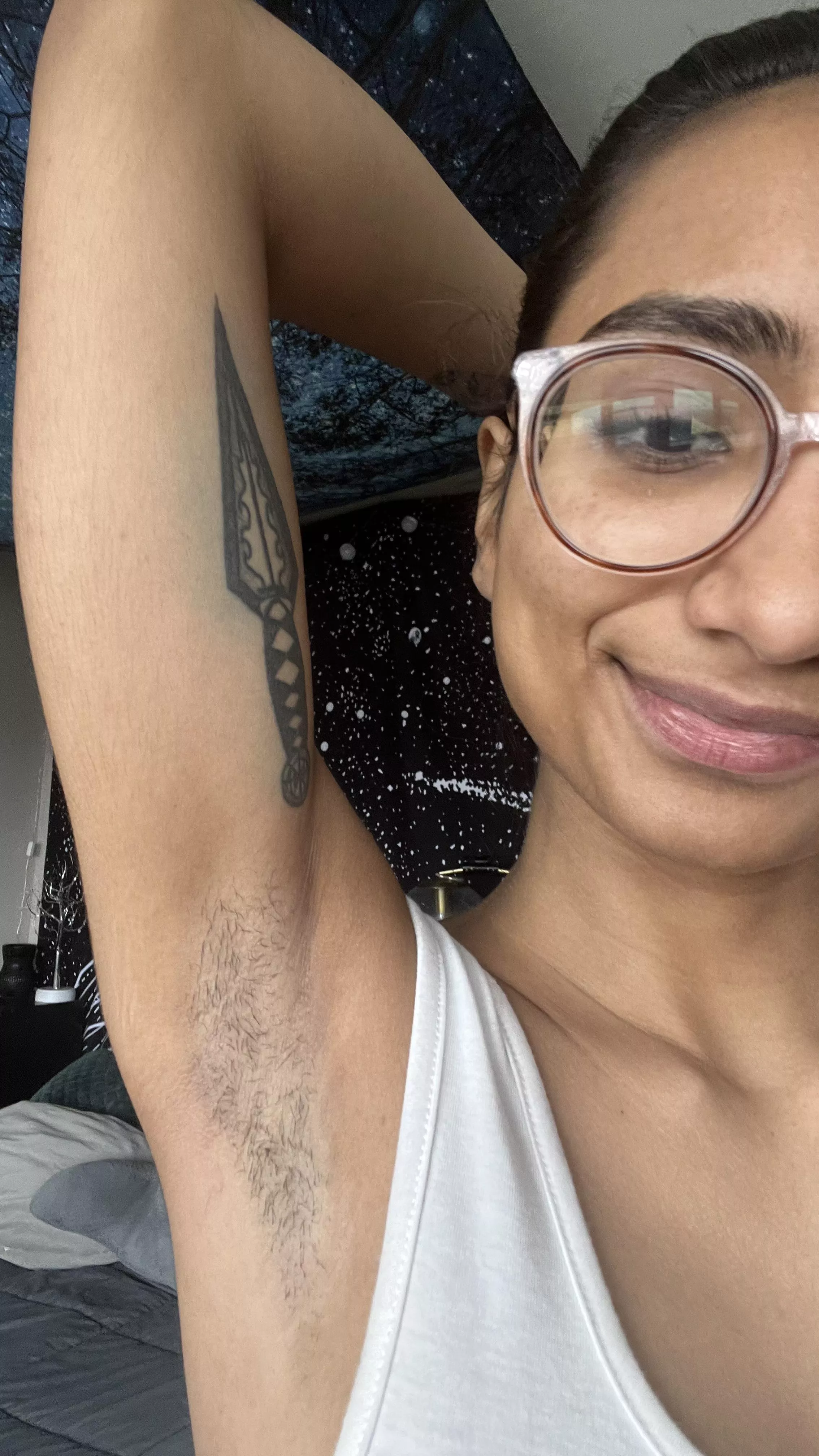 Sexy hairy armpit from the queen shagisabadword