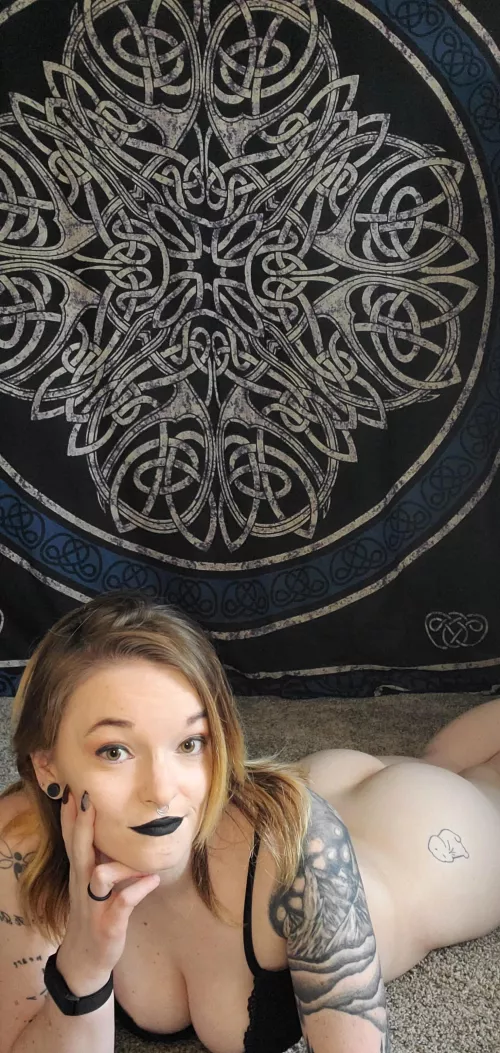 Showing you the booty