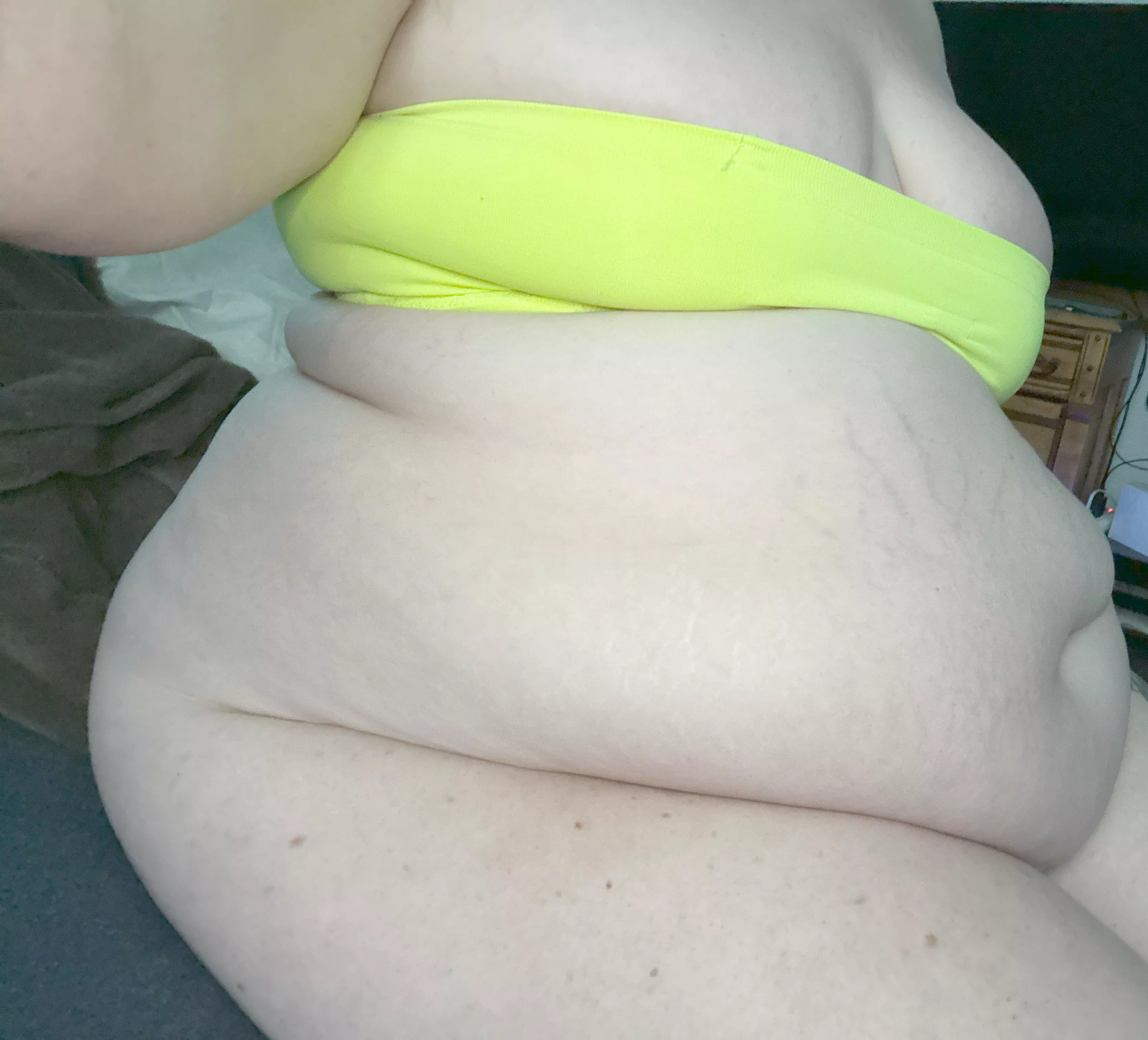 Sitting aROUND the house 🐷