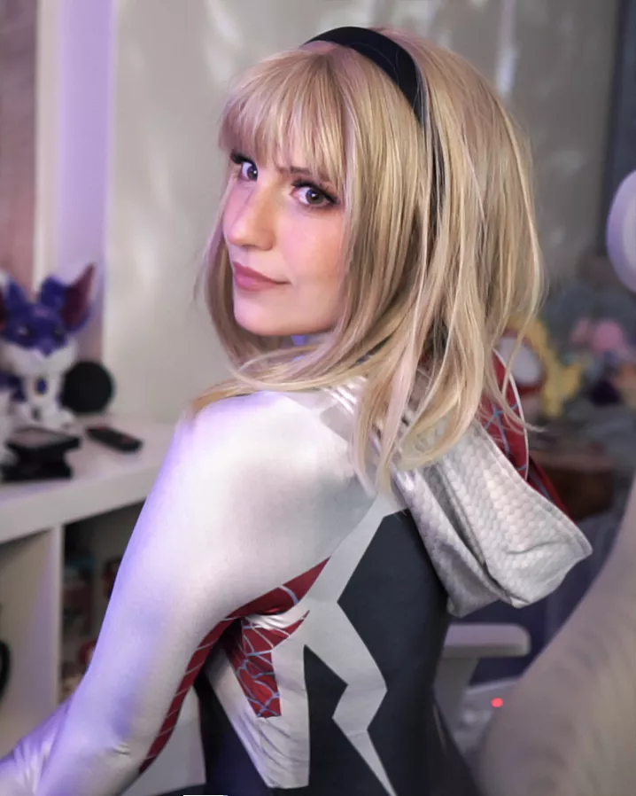 Spooder Gwen! (Ghost Spider) Spiderverse cosplay by Denzhy.