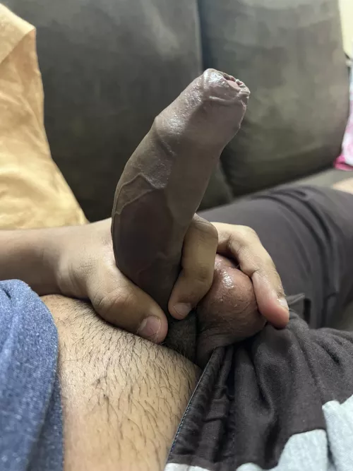 The Color difference between other areas and the dick lol