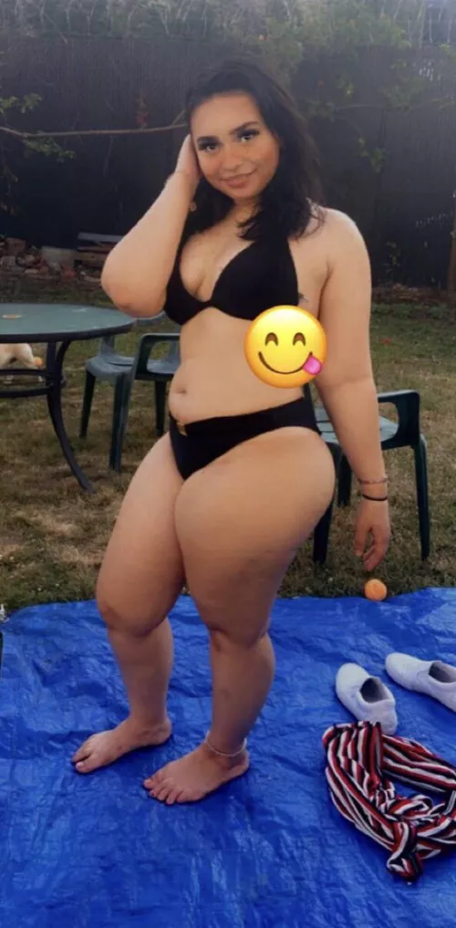 Thick 20yr puertorican thighs