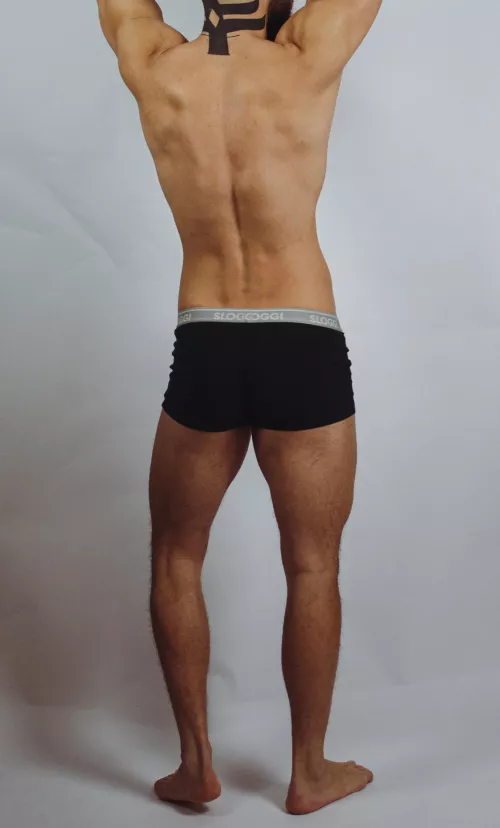 Think they look pretty from behind, quads growth still pending