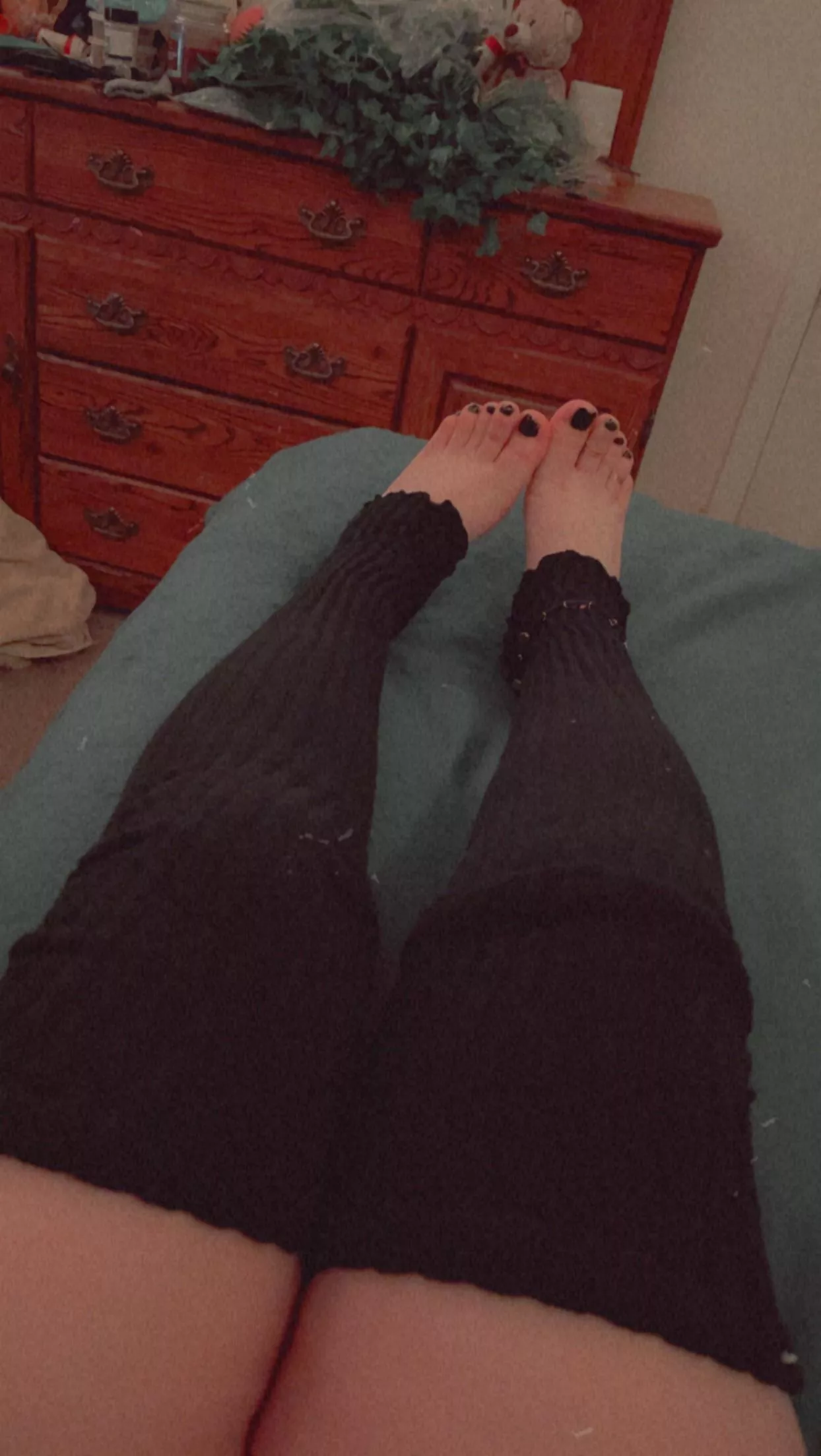 Tomorrow Ima have fun with my new outfit and toe rings. Tell me what you think of this little tease 💕