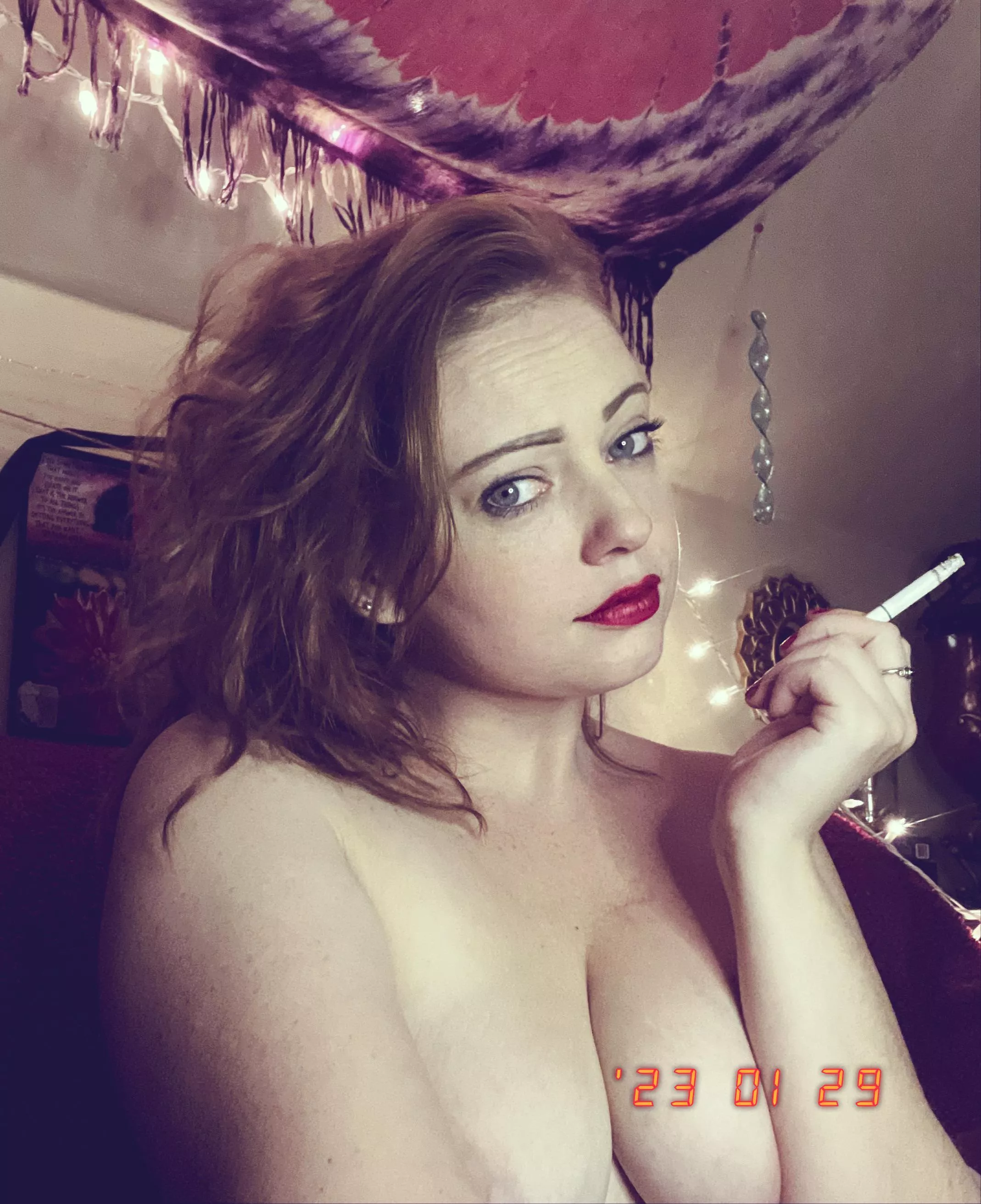 Topless smoking is like nothing else 🚬🫦