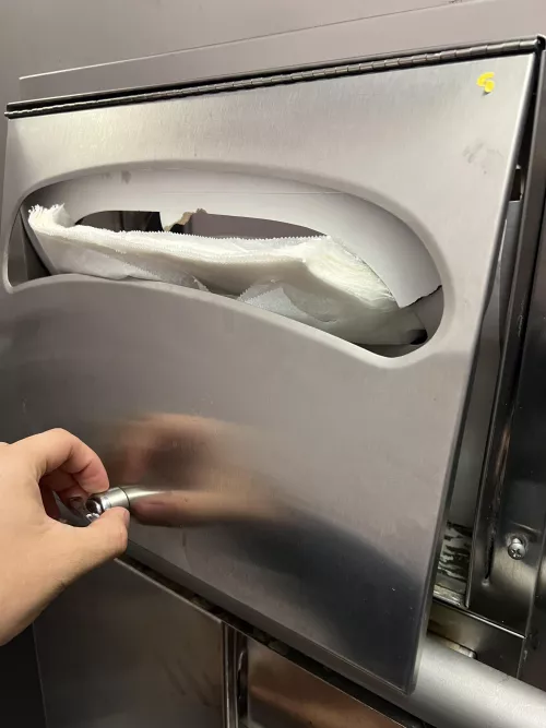 Was able to suck a nice and thick white cock at the mile high airport, thanks to this trick I just learnt. It can be pulled from both sides creating a large square space.