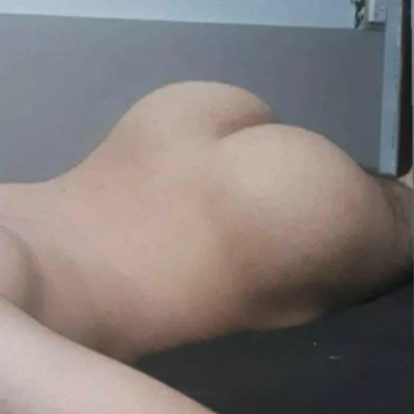 [19] Do u wanna sleep with me?