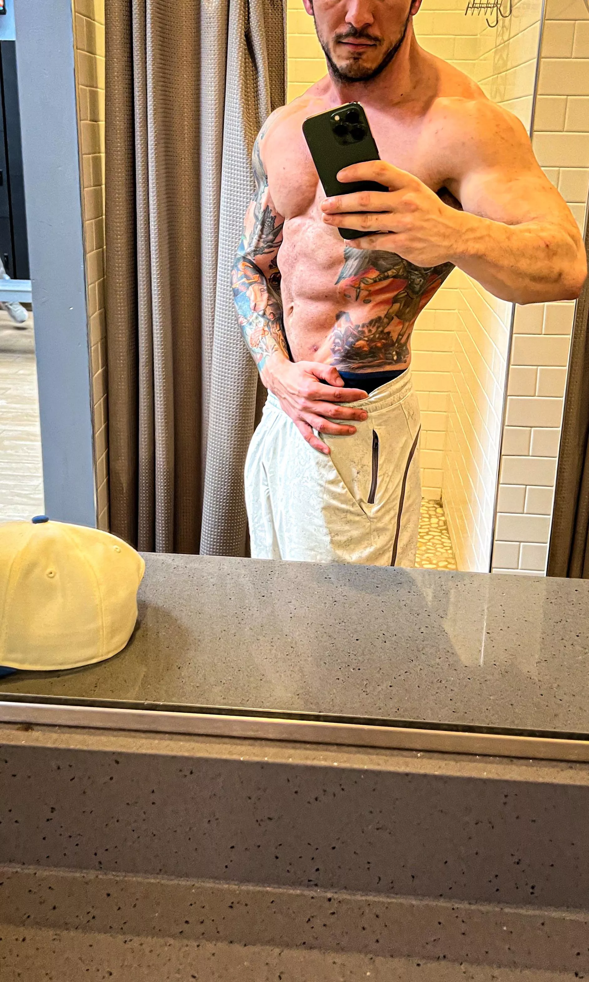 (35)Want to hit the showers with this fit dad?