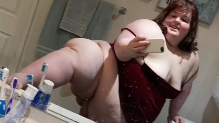 Anyone wanna be my valentine? I’ll wear this cute red dress for ya ;)