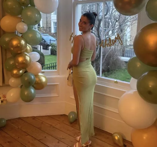 Bet your huge dick would destroy this petite slut