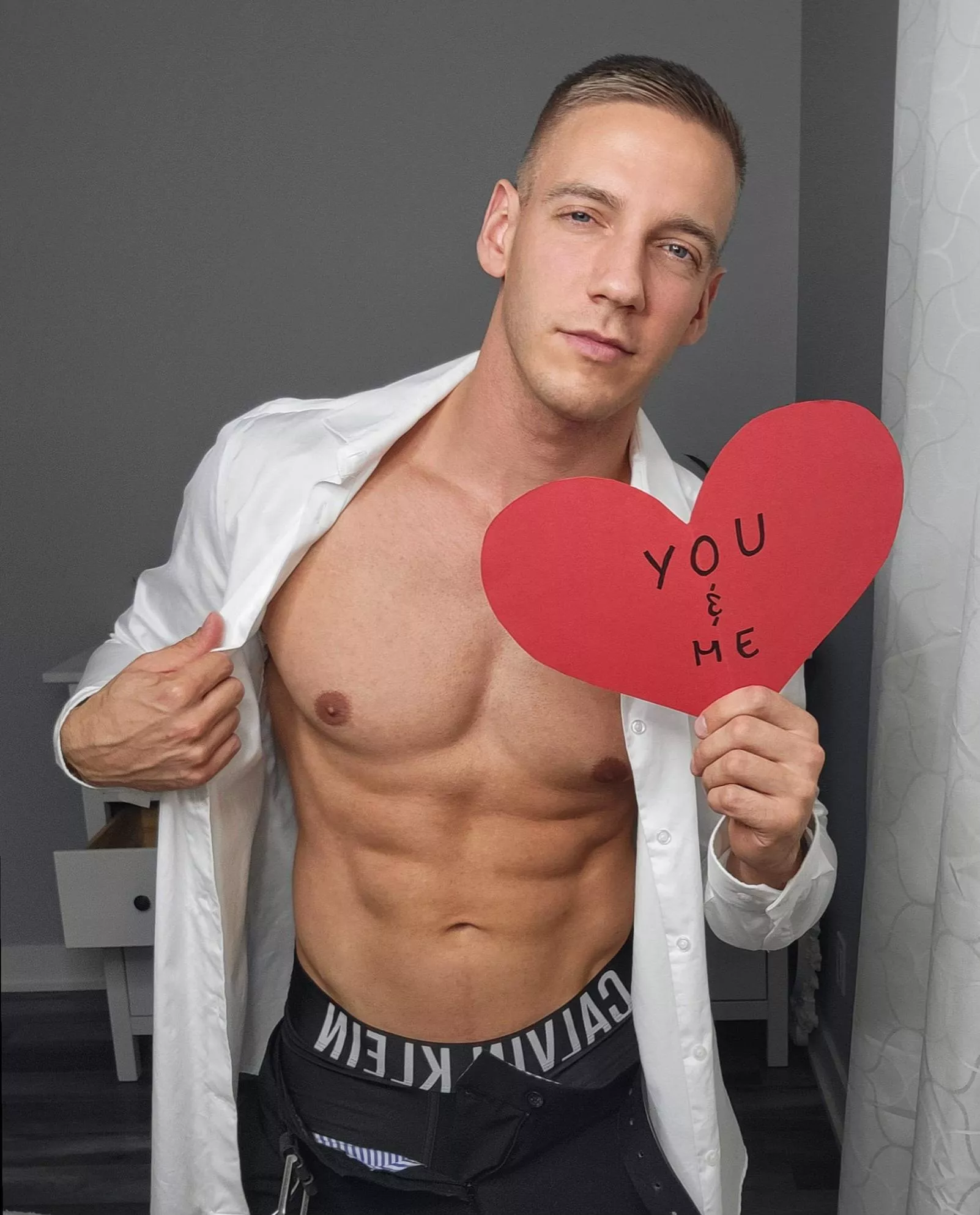 Cum flirt with me 😏..