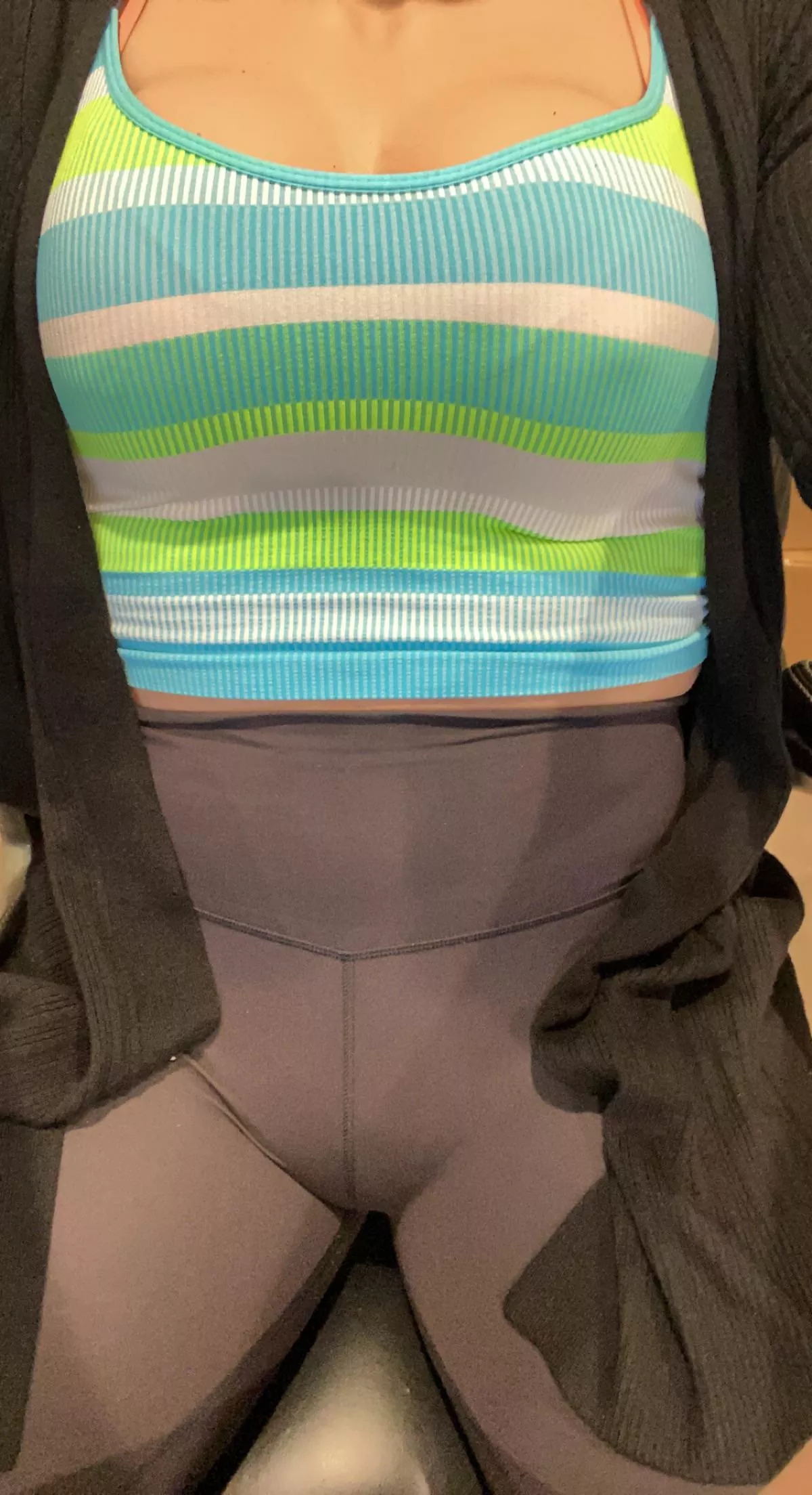 Get you a gurl that tucks so good, your friends won’t know 😏😉