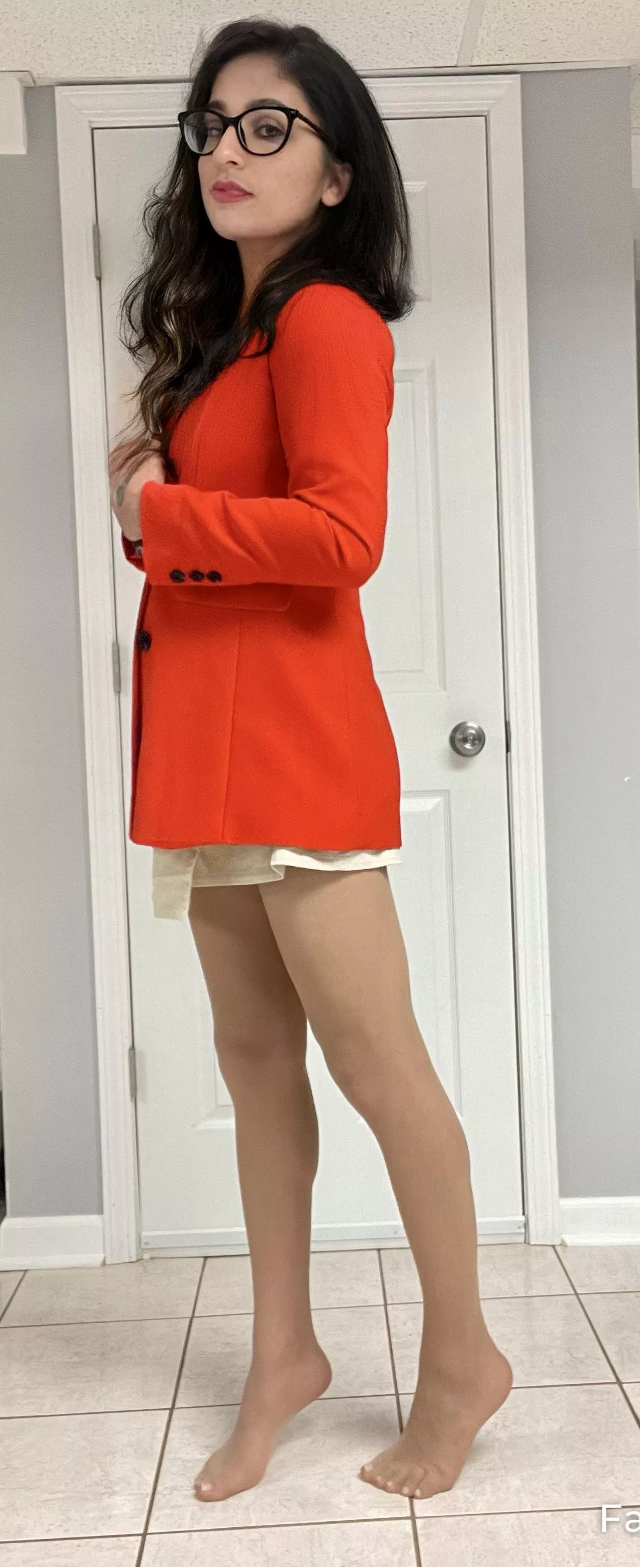 Hire me as your secretary and I’ll let you rub my hosed feet all day 😉