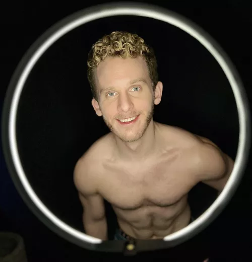 Hiya guys! Weekend’s just around the corner 😃