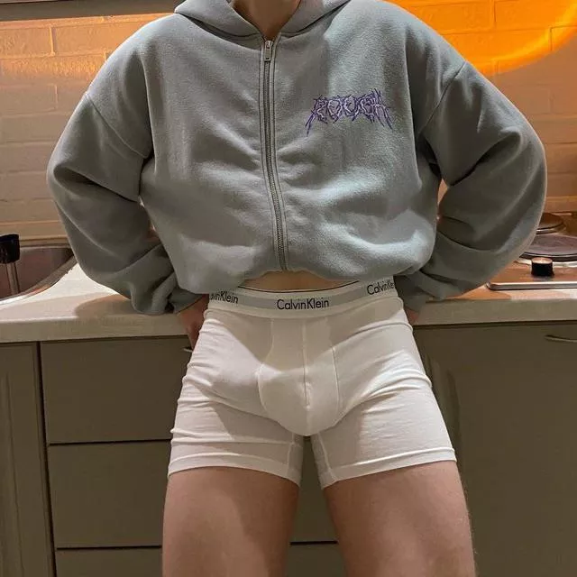 Horny jerks off after schoo