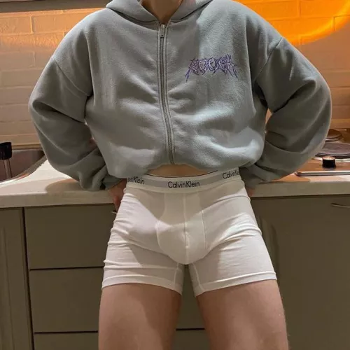 Horny jerks off after schoo