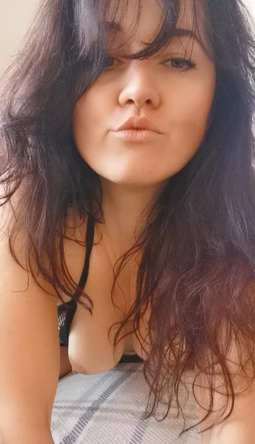 How to start day/finish your day ... Get your tits out and make someone happy 😜 [f]